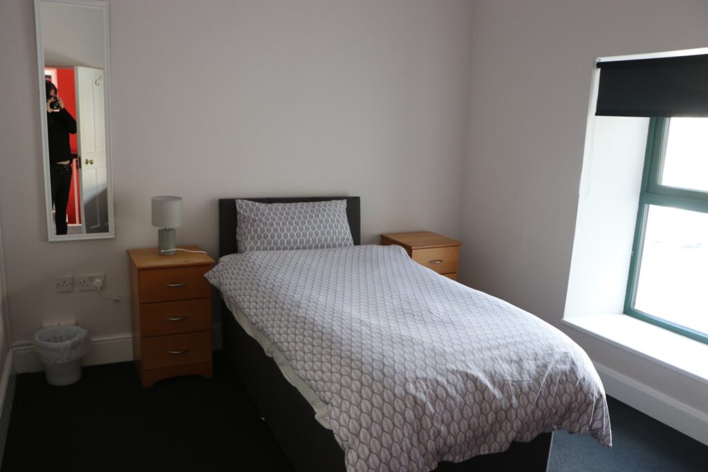 Bedroom with a double bed in Newtown House