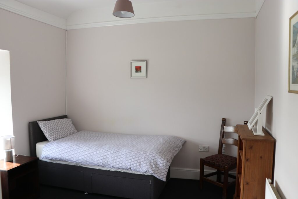 Bedroom with a single bed in Newtown House